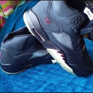 ⭐️JORDAN⭐️ VINTAGE 5 RAGING BULL